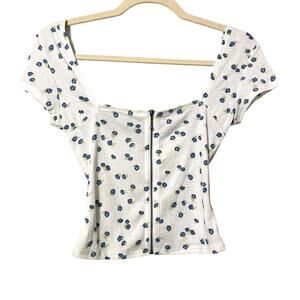 Silence & Noise Urban Outfitters White & Blue Floral Print Crop Top Womens S